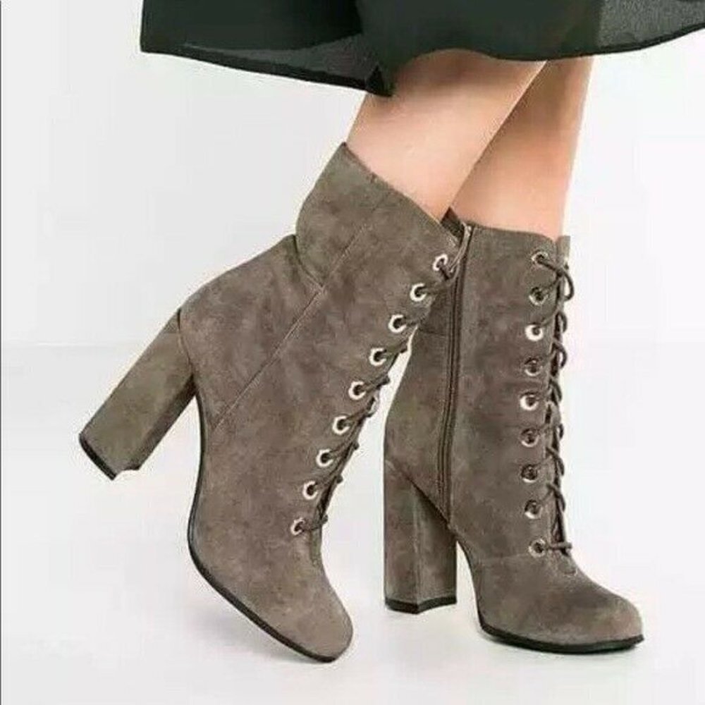 Vince Camuto 8.5 Teisha Lace Up Booties Victorian